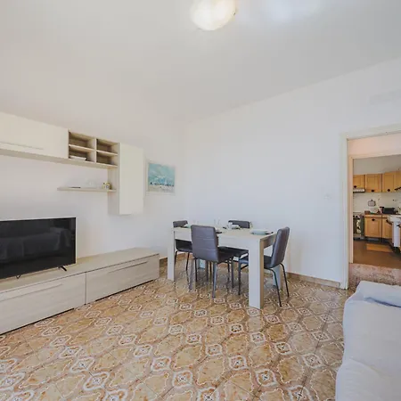 Appartamento Daniela By Interhome *